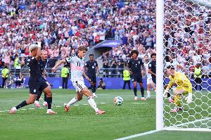 比利时1-0领先美国！拉斯坎助攻，德凯特拉雷将球“传”进大门