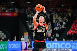 媒体人：深圳向贺希宁开出顶薪合同 有球队想购买他的顶薪续约权